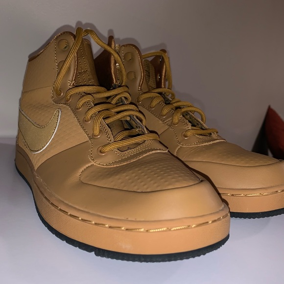 NIKE
Men's Ebernon Winter Mid Top Sneaker - Picture 4 of 5